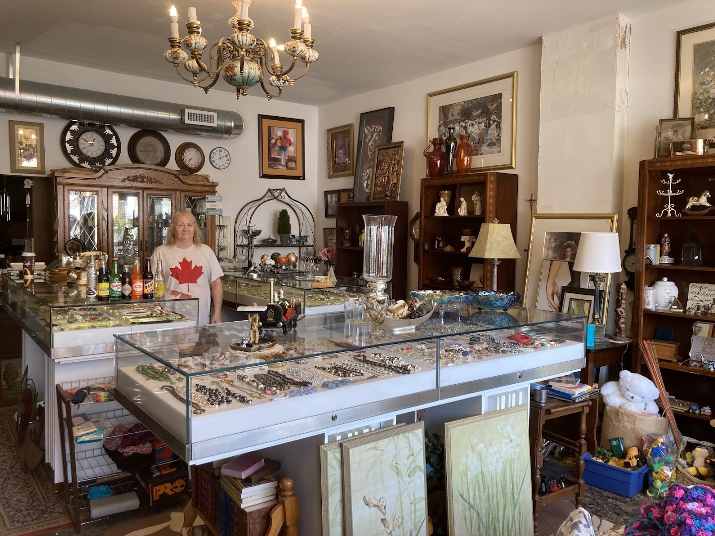 Diane’s Treasure Shop