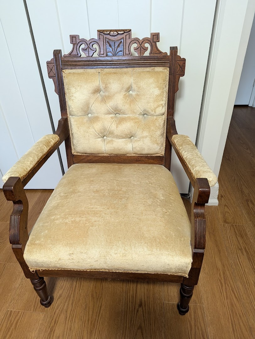 Greg's Antiques and Collectables