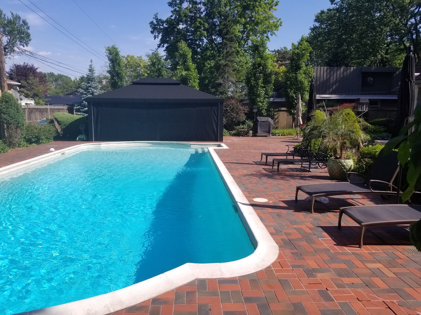 X-stream X-Scapes Custom Landscapes Inc.